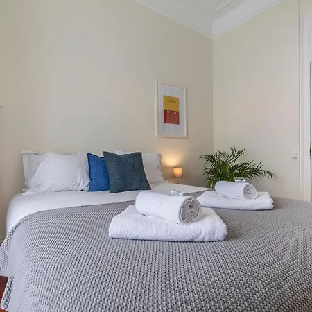 Lovelystay - Bright&peaceful 2bdr In Estrela Lisboa