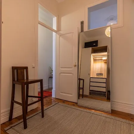 Lovelystay - Bright&peaceful 2bdr In Estrela Lisboa