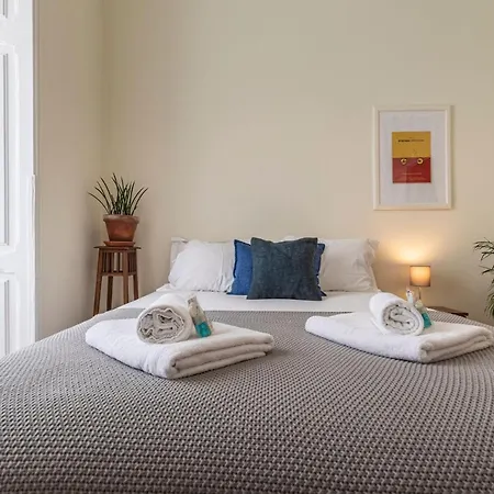 Lovelystay - Bright&peaceful 2bdr In Estrela Lejlighed *
